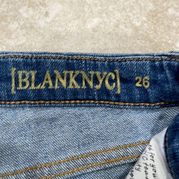 Blank NYC Destroyed Curvy Denim Shorts 26 - Picture 2 of 9